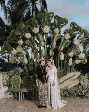Luna Maya Instagram - AKAD💚
Soft steps to forever. Bless each one
Photo by @iluminen
Wedding Planner @paper_diamonds
Show Management @innazcommunique
Wedding venue @comoshambhalaestate
Decorator @stupacaspea @bimo_singgih
Akad & Stage Installation @make_a_scene_bali_
Sound & Lighting @focusproind
-
Principal Photographer & Videographer @iluminen
Photography & Videogarpher @derai.studio
Photographer @bramsky.bramsky
Content Creation @by_avera @mv.behindthewed
-
Styled by @bimopermadi & @astecat
Akad Kebaya Luna @eddybetty | Kebaya Fabric @the.designerworkshop
Luna's akad kembang goyang @rinaldyyunardi
Batik @iwantirta_batik
Bridesmaids attire Akad @fadlan_indonesia
Bridesmaids shoes Akad @jethebrand
Groomsmen attire Akad @fadlan_indonesia
Groomsmen attire welcome dinner @sasdesigns , @rakeshd18
Groomsmen shoes welcome dinner @colehaan.id
Luna's make-up @andychunmakeup
Luna's hair @ardndut
Luna's Paes @mamiehardo
Luna's attire welcome dinner @hiantjen
Luna's shoes @jimmychoo @rococostore
Luna's Jewellry @bvlgari
Maxime shoes Akad @berluti
Maxime Shoes Welcome Dinner @christianlouboutin
Maxime Makeup @bubahalfian
Maxime hair do @kieferlippens
Luna's Make up welcome dinner @ryanogilvy
Luna's hair do welcome dinner @ranggayusuf
Makeup skin prep set @hannaglow.official
Mineral water brides & grooms @jiwaterartesian
Family make up @ryanogilvy @victoria_makeupatelier @syafitri.wd @bubahalfian @andychunmakeup
Family hair do @hendrosudarta @tatarias.unimed @ardndut @krisna_endi @ine_hairdo_bali @dyni.hairdo
Bridesmaid make up @cokistrimirah @andychunmakeup @victoria_makeupatelier
Bridesmaid hair do @krisna_endi @ine_hairdo_bali @ayuhairstylist
Groomsmen hair do @hendrosudarta @tatarias.unimed
Robe Brides @hiantjen
Bridesmaid Shoes @jethebrand
-
Stationery Designer & Illustrator @kurniawanhowijaya
Invitation letterpress printer @new.fanda.print
RSVP Management @undangin_com
-
ENTERTAINMENT
@luxevoirid
@orangeproductionasia
@phoneafriend.co
@rollportraits
@thesammysax
#MOONtotheMAX #LUNAdicintaiMAXIMal