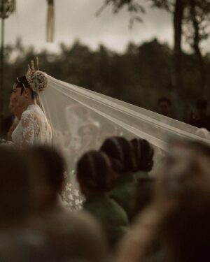 Luna Maya Instagram - AKAD💚
Soft steps to forever. Bless each one
Photo by @iluminen
Wedding Planner @paper_diamonds
Show Management @innazcommunique
Wedding venue @comoshambhalaestate
Decorator @stupacaspea @bimo_singgih
Akad & Stage Installation @make_a_scene_bali_
Sound & Lighting @focusproind
-
Principal Photographer & Videographer @iluminen
Photography & Videogarpher @derai.studio
Photographer @bramsky.bramsky
Content Creation @by_avera @mv.behindthewed
-
Styled by @bimopermadi & @astecat
Akad Kebaya Luna @eddybetty | Kebaya Fabric @the.designerworkshop
Luna's akad kembang goyang @rinaldyyunardi
Batik @iwantirta_batik
Bridesmaids attire Akad @fadlan_indonesia
Bridesmaids shoes Akad @jethebrand
Groomsmen attire Akad @fadlan_indonesia
Groomsmen attire welcome dinner @sasdesigns , @rakeshd18
Groomsmen shoes welcome dinner @colehaan.id
Luna's make-up @andychunmakeup
Luna's hair @ardndut
Luna's Paes @mamiehardo
Luna's attire welcome dinner @hiantjen
Luna's shoes @jimmychoo @rococostore
Luna's Jewellry @bvlgari
Maxime shoes Akad @berluti
Maxime Shoes Welcome Dinner @christianlouboutin
Maxime Makeup @bubahalfian
Maxime hair do @kieferlippens
Luna's Make up welcome dinner @ryanogilvy
Luna's hair do welcome dinner @ranggayusuf
Makeup skin prep set @hannaglow.official
Mineral water brides & grooms @jiwaterartesian
Family make up @ryanogilvy @victoria_makeupatelier @syafitri.wd @bubahalfian @andychunmakeup
Family hair do @hendrosudarta @tatarias.unimed @ardndut @krisna_endi @ine_hairdo_bali @dyni.hairdo
Bridesmaid make up @cokistrimirah @andychunmakeup @victoria_makeupatelier
Bridesmaid hair do @krisna_endi @ine_hairdo_bali @ayuhairstylist
Groomsmen hair do @hendrosudarta @tatarias.unimed
Robe Brides @hiantjen
Bridesmaid Shoes @jethebrand
-
Stationery Designer & Illustrator @kurniawanhowijaya
Invitation letterpress printer @new.fanda.print
RSVP Management @undangin_com
-
ENTERTAINMENT
@luxevoirid
@orangeproductionasia
@phoneafriend.co
@rollportraits
@thesammysax
#MOONtotheMAX #LUNAdicintaiMAXIMal
