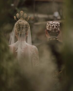 Luna Maya Instagram - AKAD💚
Soft steps to forever. Bless each one
Photo by @iluminen
Wedding Planner @paper_diamonds
Show Management @innazcommunique
Wedding venue @comoshambhalaestate
Decorator @stupacaspea @bimo_singgih
Akad & Stage Installation @make_a_scene_bali_
Sound & Lighting @focusproind
-
Principal Photographer & Videographer @iluminen
Photography & Videogarpher @derai.studio
Photographer @bramsky.bramsky
Content Creation @by_avera @mv.behindthewed
-
Styled by @bimopermadi & @astecat
Akad Kebaya Luna @eddybetty | Kebaya Fabric @the.designerworkshop
Luna's akad kembang goyang @rinaldyyunardi
Batik @iwantirta_batik
Bridesmaids attire Akad @fadlan_indonesia
Bridesmaids shoes Akad @jethebrand
Groomsmen attire Akad @fadlan_indonesia
Groomsmen attire welcome dinner @sasdesigns , @rakeshd18
Groomsmen shoes welcome dinner @colehaan.id
Luna's make-up @andychunmakeup
Luna's hair @ardndut
Luna's Paes @mamiehardo
Luna's attire welcome dinner @hiantjen
Luna's shoes @jimmychoo @rococostore
Luna's Jewellry @bvlgari
Maxime shoes Akad @berluti
Maxime Shoes Welcome Dinner @christianlouboutin
Maxime Makeup @bubahalfian
Maxime hair do @kieferlippens
Luna's Make up welcome dinner @ryanogilvy
Luna's hair do welcome dinner @ranggayusuf
Makeup skin prep set @hannaglow.official
Mineral water brides & grooms @jiwaterartesian
Family make up @ryanogilvy @victoria_makeupatelier @syafitri.wd @bubahalfian @andychunmakeup
Family hair do @hendrosudarta @tatarias.unimed @ardndut @krisna_endi @ine_hairdo_bali @dyni.hairdo
Bridesmaid make up @cokistrimirah @andychunmakeup @victoria_makeupatelier
Bridesmaid hair do @krisna_endi @ine_hairdo_bali @ayuhairstylist
Groomsmen hair do @hendrosudarta @tatarias.unimed
Robe Brides @hiantjen
Bridesmaid Shoes @jethebrand
-
Stationery Designer & Illustrator @kurniawanhowijaya
Invitation letterpress printer @new.fanda.print
RSVP Management @undangin_com
-
ENTERTAINMENT
@luxevoirid
@orangeproductionasia
@phoneafriend.co
@rollportraits
@thesammysax
#MOONtotheMAX #LUNAdicintaiMAXIMal
