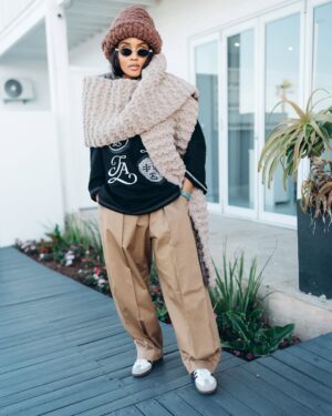 Lunathi Mampofu Instagram - Wrapped not just in fabric, but in grace. Winter becomes a sacred pause. In its stillness, I find sanctuary. Each breath a quiet prayer, each step a meditation on becoming. I’m not just surviving the season. I’m letting it soften me, soul first. ❄️🙏🏾🤍
📸: @avsninc