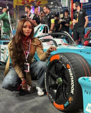 Lunathi Mampofu Instagram - DAY 1 in London 🇬🇧, WE BACK! Thrilled to be part of this experience again, proudly supporting @Nissan as the South Africa Formula E ambassador. Wishing Oliver & Norman, the entire race team, and the brilliant manufacturing crew the very best for today; your dedication powers the future. Let the journeys and festivities begin! 🏁🙌🏾 #NissanFormulaE #TeamElectric #FormulaE #LondonEPrix