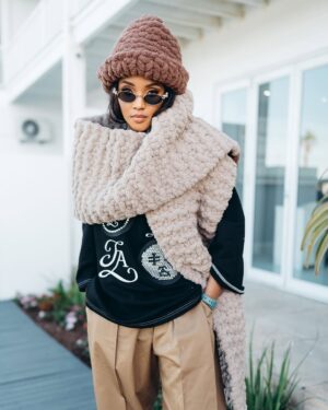 Lunathi Mampofu Instagram - Wrapped not just in fabric, but in grace. Winter becomes a sacred pause. In its stillness, I find sanctuary. Each breath a quiet prayer, each step a meditation on becoming. I’m not just surviving the season. I’m letting it soften me, soul first. ❄️🙏🏾🤍
📸: @avsninc