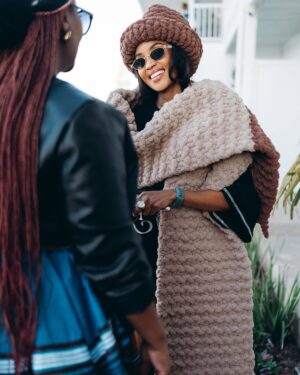Lunathi Mampofu Instagram - Wrapped not just in fabric, but in grace. Winter becomes a sacred pause. In its stillness, I find sanctuary. Each breath a quiet prayer, each step a meditation on becoming. I’m not just surviving the season. I’m letting it soften me, soul first. ❄️🙏🏾🤍
📸: @avsninc