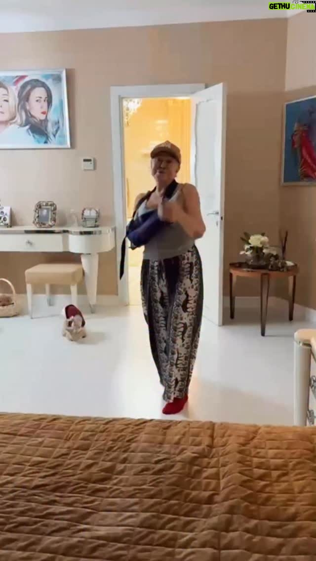 Lyubov Uspenskaya - 19.6K Likes - Мои верные поклонники и уважаемые СМИ,все прошло хорошо. Выражаю благодарность нашим российским докторам за профессионализм. Ваша Люба жива и здорова ❤️