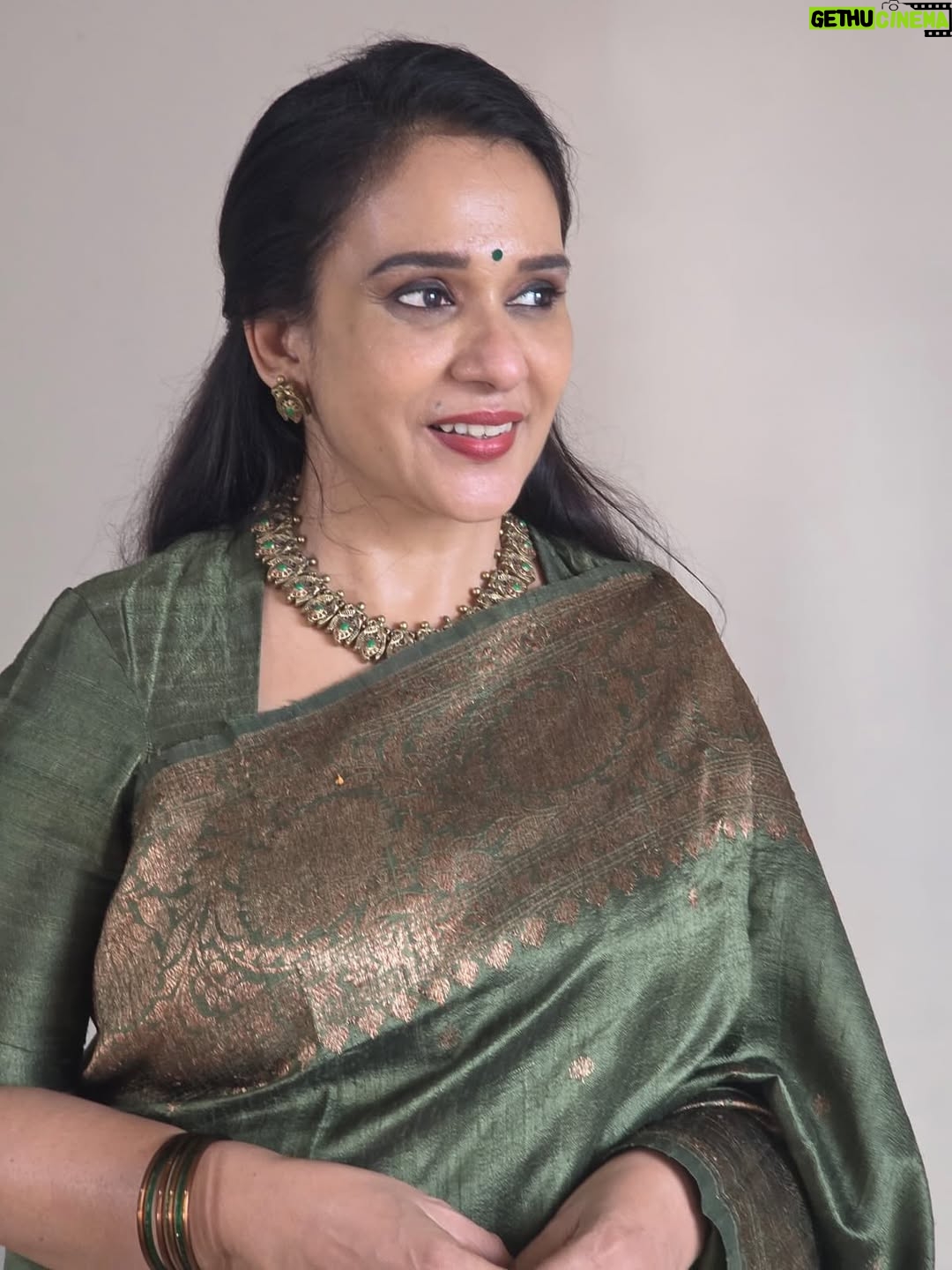 Maala Parvathi - 1.5K Likes - 🩶

Makeup & Hair : @_sapnas_makeover 
Ornaments: @playwithterra