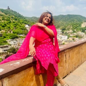 Maalica Ravikumar Instagram - Palace walls, pink vibes, and queen energy only! 💕👑