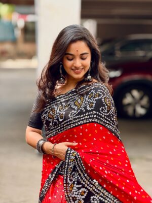 Maanasi G Kannan Instagram - One outfit which can never go wrong! ❤️

#maanasi #saree #love #red