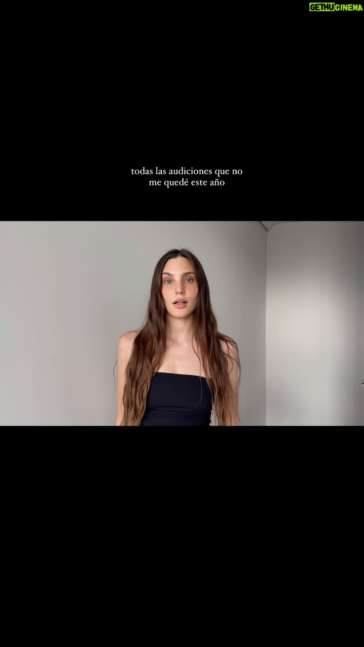 Macarena Achaga - 666.5K Likes - para todas las actrices y todos los actores allá afuera dudando de si mismos (como yo en muchos de estos self tapes): solo sigue intentando <3 

HAZLO CON MIEDO. hazlo de viaje, hazlo sin fondo blanco, hazlo aunque sea un mal día, hazlo aunque no tengas buena réplica, hazlo aunque estés cansado. pero hazlo 

sigue enviando el bendito tape :,) 
feliz día del actor 🎬