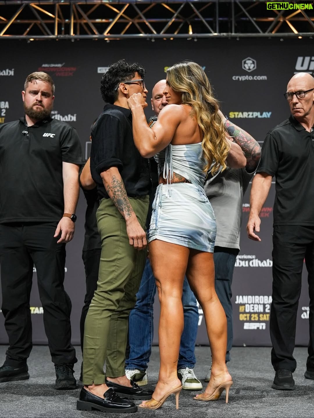 Mackenzie Dern - 74.8K Likes - First face off complete! Day in and day out, working towards this day! Let’s go! 
•
•
Primeira encarada feito! Dia pós dia me dedicando para alcançar esse objetivo, de ser a melhor do mundo! Vamos!