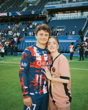 Madalena Aragão Instagram - fière de mon 87 ❤️💙