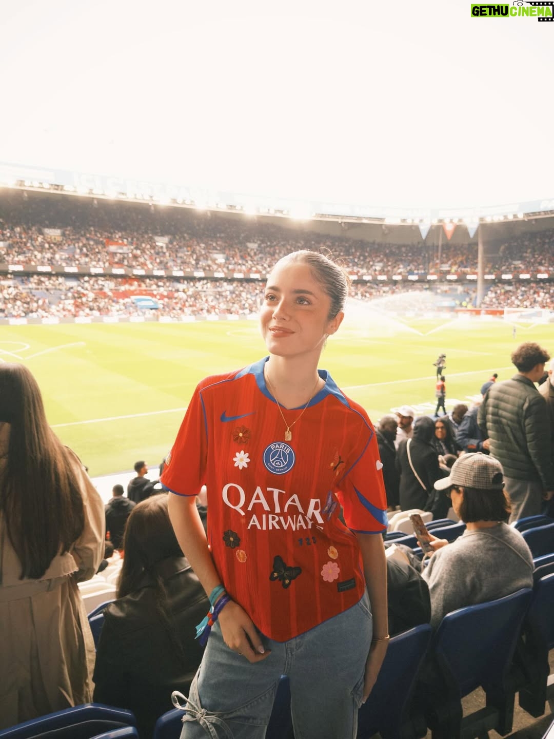 Madalena Aragão - 93.4K Likes - Parc des Princes ❤️💙 (de mon prince 😌)