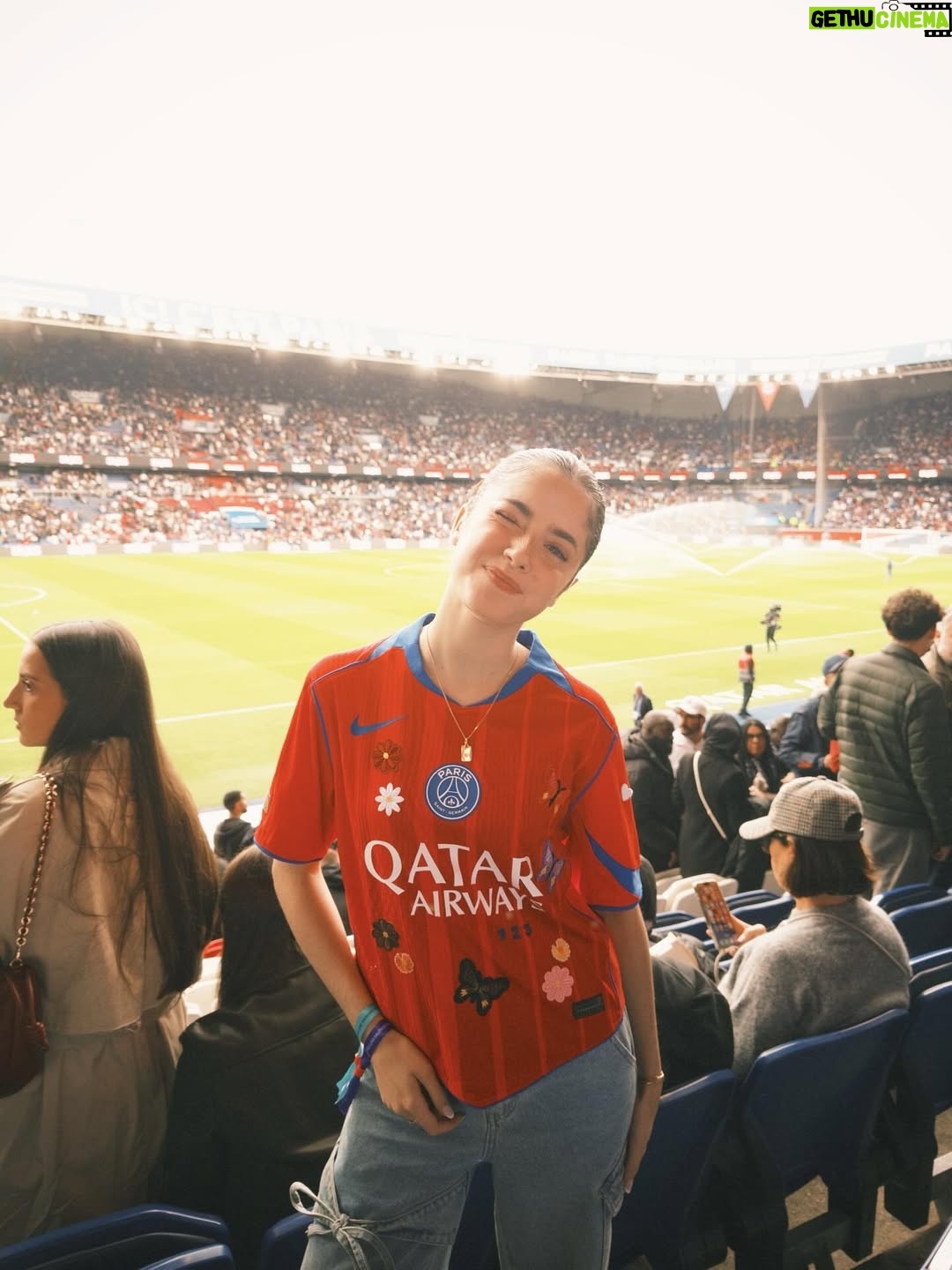 Madalena Aragão - 93.4K Likes - Parc des Princes ❤️💙 (de mon prince 😌)