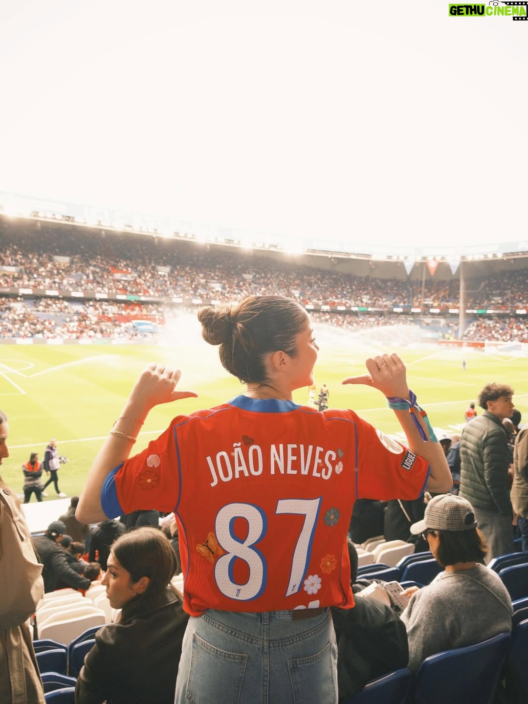 Madalena Aragão - 93.4K Likes - Parc des Princes ❤️💙 (de mon prince 😌)