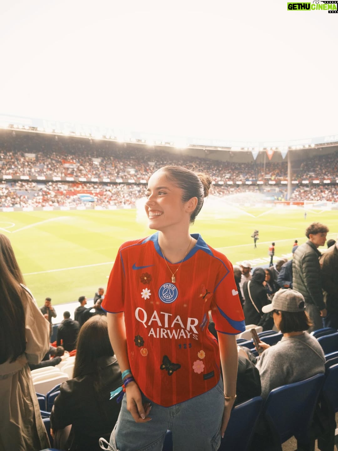 Madalena Aragão - 93.4K Likes - Parc des Princes ❤️💙 (de mon prince 😌)