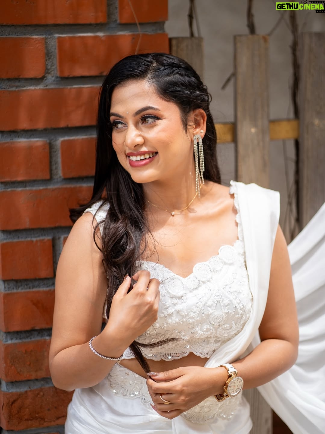 Madhumitha H - 47.2K Likes - In my white era 🤍🦢🪞

MUA - @vibah_artistry 
Hairstylist- @hairbyswarna 
Outfit - @papilioforyou 
Shot by - @shoutout_campus 

#white #awards #jfw #whitedress
