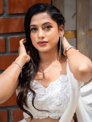 Madhumitha H Instagram - In my white era 🤍🦢🪞

MUA - @vibah_artistry 
Hairstylist- @hairbyswarna 
Outfit - @papilioforyou 
Shot by - @shoutout_campus 

#white #awards #jfw #whitedress