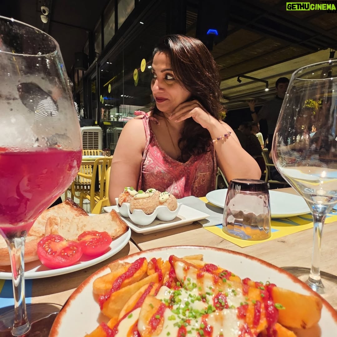 Madhurani Gokhale - 7.6K Likes - Best 6 of the day .
Day 6 . BARCELONA 

#spaintrip