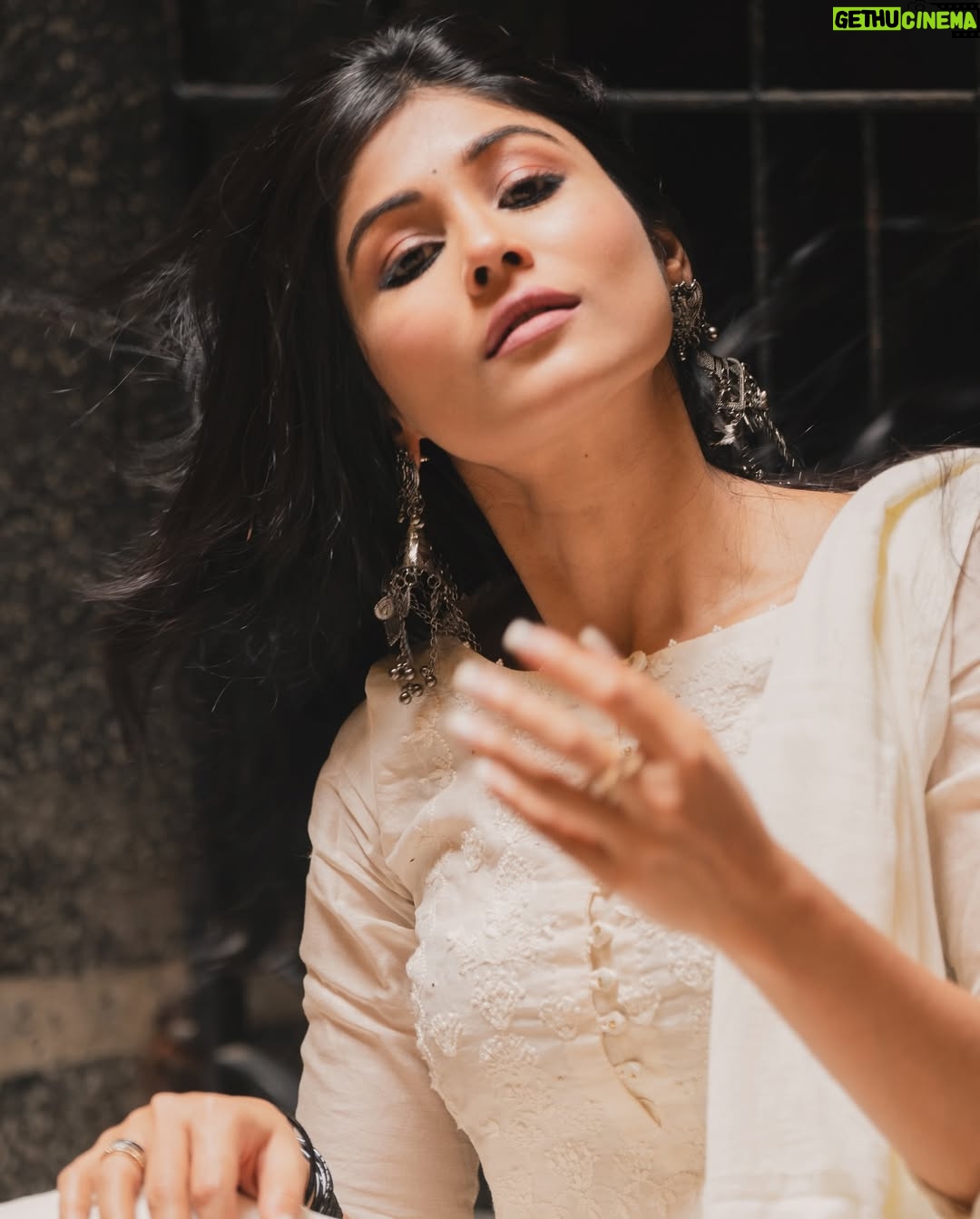 Madhurima Basak - 20.4K Likes - 🌹

#portrait #white #salwar 
#ethnic #afternoon #mood
