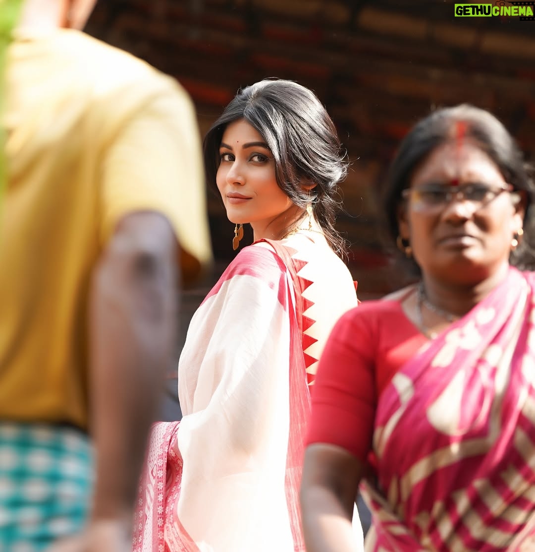 Madhurima Basak - 36K Likes - 🌻

 @raj_bnerjee 
@kajuguhaofficial 
@zubair_hasan0103 
 @savyds 

#bengali #saree 
#poilabaisakh