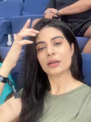 Madiha Iftikhar Instagram - Green shirts dominate UAE 💚🇵🇰
@zainab_shahidk 

#madihaiftikhar #cricketmatch #pakistanuae #uae❤️ #uae #dubai #asiacup2025 #wewon #shaheenafridi