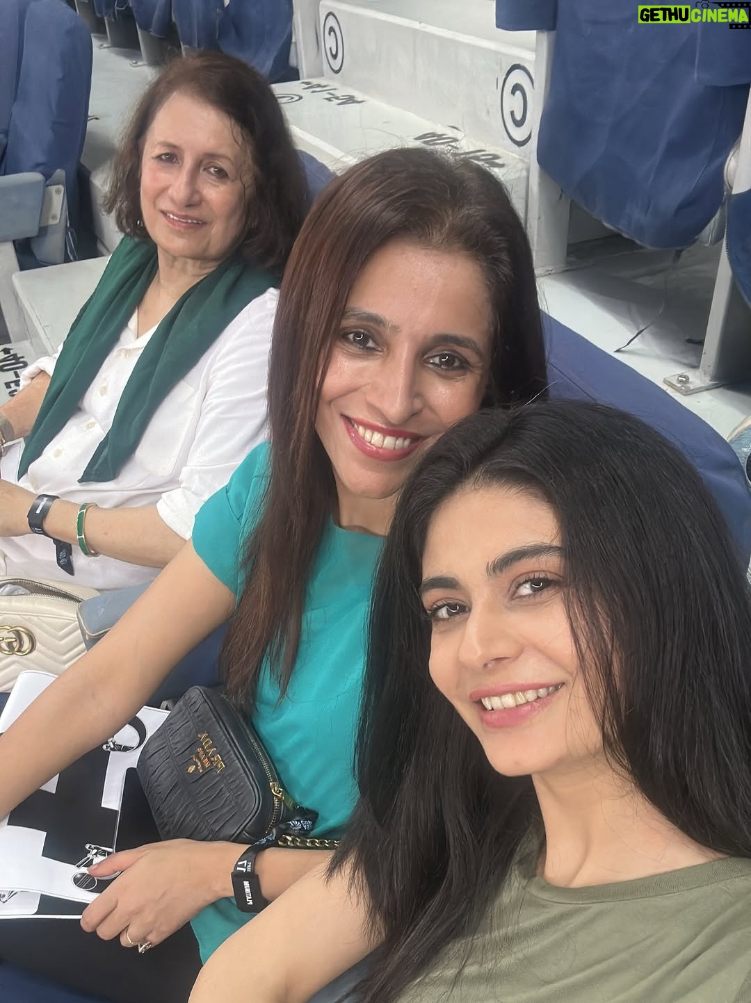 Madiha Iftikhar - 2.9K Likes - Green shirts dominate UAE 💚🇵🇰
@zainab_shahidk 

#madihaiftikhar #cricketmatch #pakistanuae #uae❤️ #uae #dubai #asiacup2025 #wewon #shaheenafridi