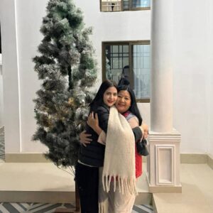 Madiha Imam Instagram - 1 serene & beyond 
2 aunt ho toh aise 
3 b/w two naughties 
4 freshly baked from my uncles bakehouse 
5 stock shot perhaps 🧐

Album name: “Here there and literally everywhere” 🤯