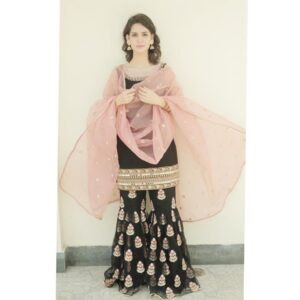 Madiha Imam Instagram - 🖤
.
.
.
.
Thankyou ZC for this lovely outfit 🌟🌟
@zainabchottaniofficial