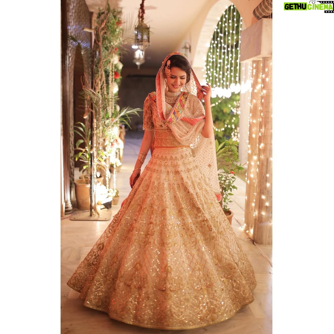 Madiha Imam - 55.2K Likes - Sparkle sparkle ✨✨
.
.
.
.
“It isn’t a dress it’s art” @nomiansari 👗💃🏻