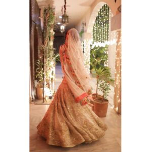 Madiha Imam Instagram - Sparkle sparkle ✨✨
.
.
.
.
“It isn’t a dress it’s art” @nomiansari 👗💃🏻