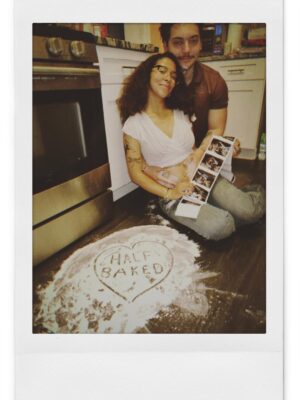 Madison Reyes Instagram - Today I hit 30 weeks, can’t believe it!!! figured I’d share our little at home shoot from when we hit 20 weeks 🥺 thanks again Megan for helping