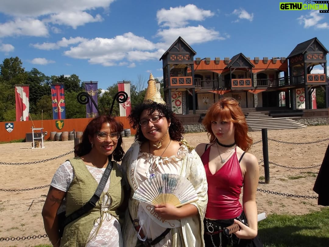 Madison Reyes - 104.2K Likes - Summer is clearly not over yet, had a blast this weekend going up to pa’s renaissance faire, anyone been before?