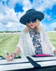 Actress Madonna HD Photos and Wallpapers September 2025