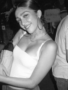 Actress Madonna HD Photos and Wallpapers October 2025