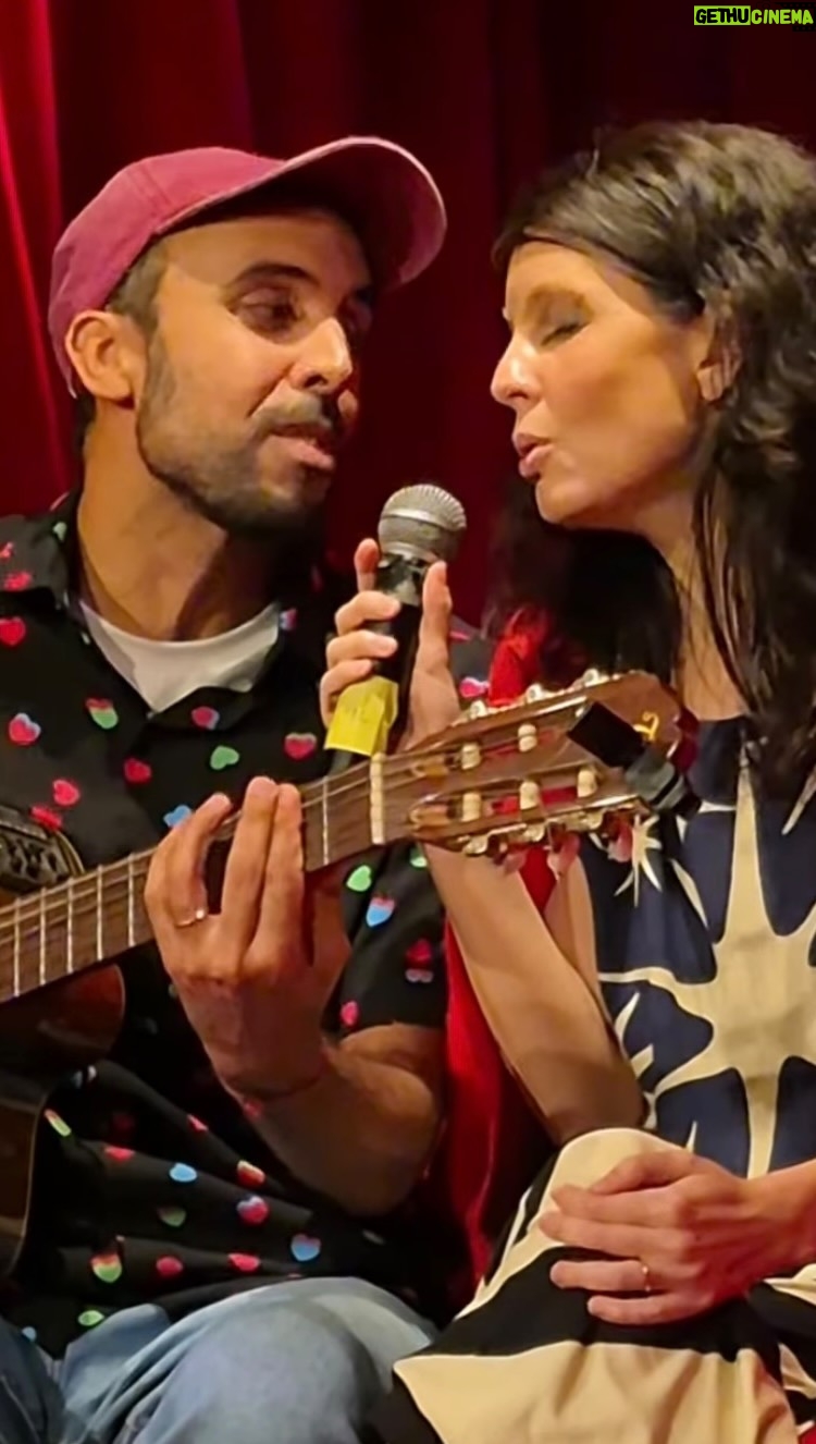 Mãeana - 2.9K Likes - VIVA O AMOR!

Que noite, minha gente…

Obrigada, meus amores @maeana_ e @bemgil por compartilharem tanto afeto e belezas com a gente na décima edição do “Conversas para iluminar o mundo”

Daqui pra sempre é só eu e tus ❤️

Obrigada também a todes que prestigiaram 

É muito bonito que tenha gente interessada em parar um pouco a gira desse mundo insano pra sentar, ouvir, conversar

Em breve, disponibilizaremos a entrevista no YouTube e aqui também 

Valeu demais, @alessandradebs @raissacolela @clubemanouche