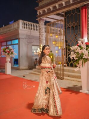Maha Hasan Instagram - The song is solely dedicated to this pretty horse. 

Makeup Artist: @faraz.uddin87 
Stylist: @aish_tan 
Photography: @shadigraphers
Dress: @waleedkhan_couture