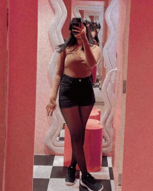 Mahak Yadav Instagram - 𝙽𝙴𝚅𝙴𝚁 𝚃𝚁𝚄𝚂𝚃 𝚂𝙼𝙸𝙻𝙸𝙽𝙶 𝙼𝙰𝙽 𝙰𝙽𝙳 𝙲𝚁𝚈𝙸𝙽𝙶 𝚆𝙾𝙼𝙴𝙽🙌