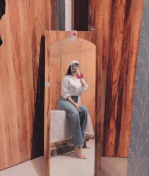 Mahak Yadav Instagram - 🕶️🤍. @mahakyadavvv_