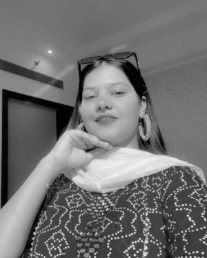 Mahak Yadav Instagram - 𝙵𝙾𝚁𝙴𝚅𝙴𝚁 𝙸𝚂 𝚁𝙰𝚁𝙴 🫶.