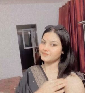 Mahak Yadav Instagram - 𝙴𝚇𝙿𝙴𝙲𝚃 𝙽𝙾𝚃𝙷𝙸𝙽𝙶 
𝙰𝙿𝙿𝚁𝙴𝙲𝙸𝙰𝚃𝙴 𝙴𝚅𝙴𝚁𝚈𝚃𝙷𝙸𝙽𝙶 🖤