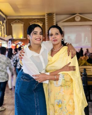 Mahi Khan Instagram - Mumma papa❤️🥹