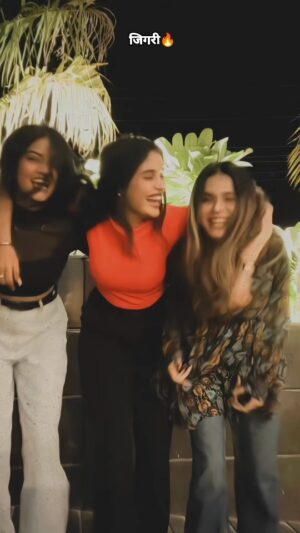 Mahi Khan Instagram - Tag ❤️ Jigri

#allykhan #allykhan623 #allykhan #instagram #explorepage #bff #friendshipgoals #friends #friendship #bestfriends