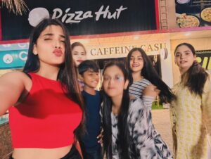 Mahi Khan Instagram - Laughing with my favorite humans💞
#cousins

#allykhan
#allyfam #allykhan623 #insta #instagood #instadaily #instalike #pictureoftheday #post #feed #love #explorepage #postoftheday #friendship #friends #foryoupage