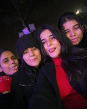 Mahi Khan Instagram - Happy New Year 🫶🏻🧿 I wish we all stay together forever ♥️

#allykhan #allykhan623 #allyfam#friends #friendship #bestfriends #happynewyear #girls #photooftheday #2025 #forever #bff