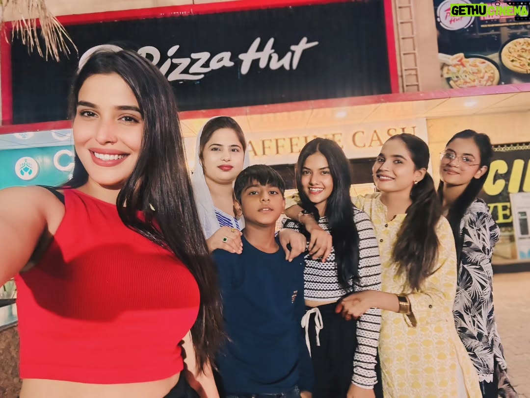Mahi Khan - 1.6K Likes - Laughing with my favorite humans💞
#cousins

#allykhan
#allyfam #allykhan623 #insta #instagood #instadaily #instalike #pictureoftheday #post #feed #love #explorepage #postoftheday #friendship #friends #foryoupage