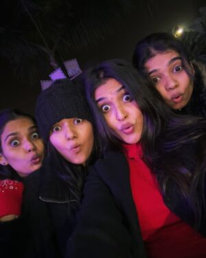 Mahi Khan Instagram - Happy New Year 🫶🏻🧿 I wish we all stay together forever ♥️

#allykhan #allykhan623 #allyfam#friends #friendship #bestfriends #happynewyear #girls #photooftheday #2025 #forever #bff