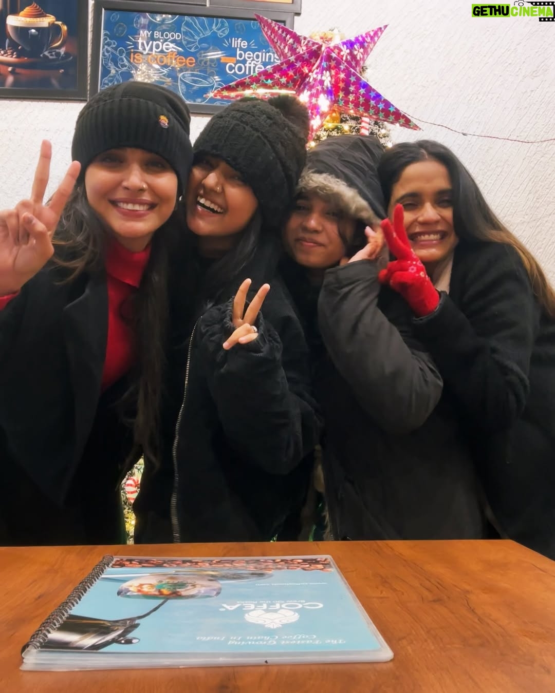 Mahi Khan - 1K Likes - Happy New Year 🫶🏻🧿 I wish we all stay together forever ♥️

#allykhan #allykhan623 #allyfam#friends #friendship #bestfriends #happynewyear #girls #photooftheday #2025 #forever #bff