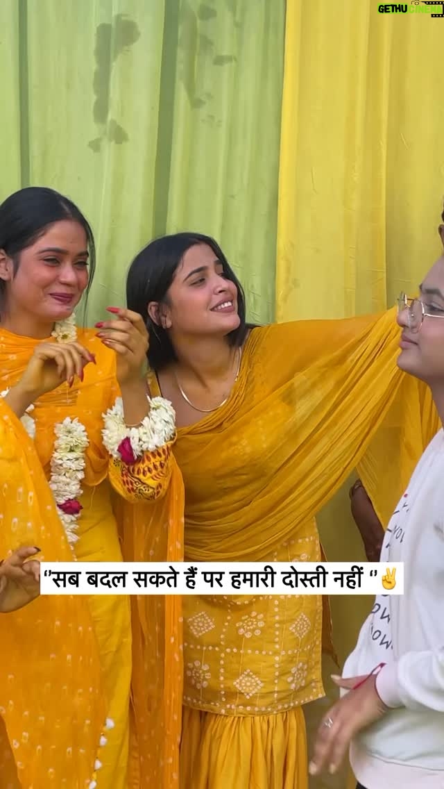 Mahi Khan - 32.6K Likes - Shadi me  sath rehna Dost✌️