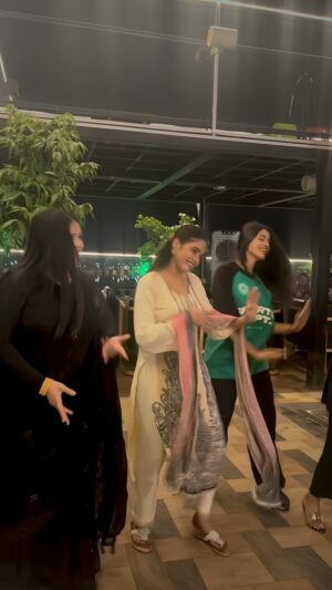 Mahi Khan Instagram - Ye nain matakka tera 👀

#allykhan#allykhan623 #allyfam#instagram