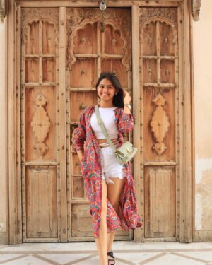 Mahi Singh Instagram - In the heart of Jaipur🪷🪞✨
.
.
#jaipurcity #jaipur #patrikagate #rajasthan #royalty #tradition #photo #photoshoot #explore #instagram #mahisinghviofficial