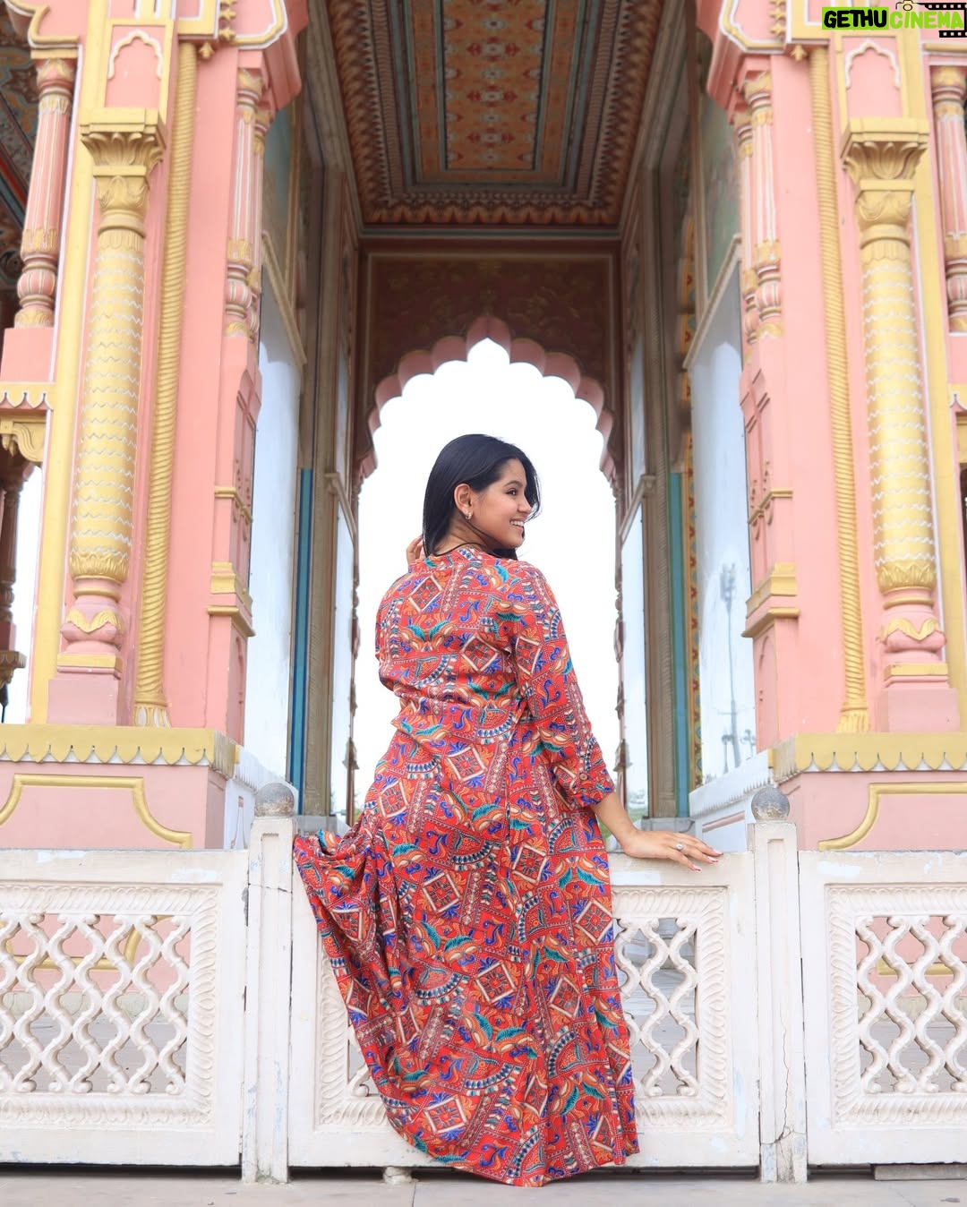 Mahi Singh - 14.6K Likes - In the heart of Jaipur🪷🪞✨
.
.

#jaipurcity #jaipur #patrikagate #rajasthan #royalty #tradition #photo #photoshoot #explore #instagram #mahisinghviofficial